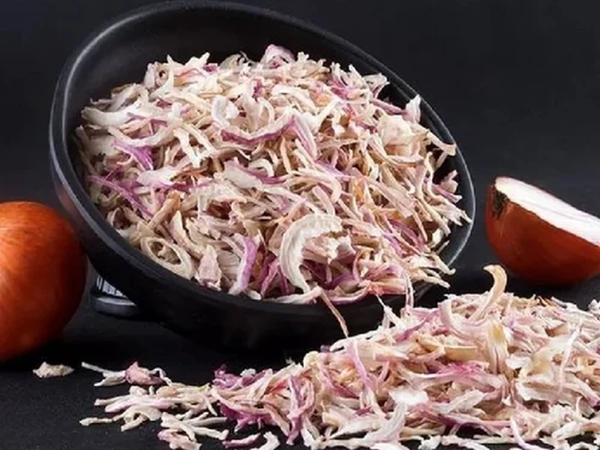 Pink Onion Flakes